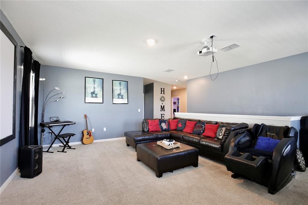 For Sale: $425,000 (5 beds, 3 baths, 2830 Square Feet)