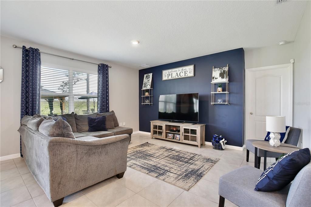 For Sale: $425,000 (5 beds, 3 baths, 2830 Square Feet)