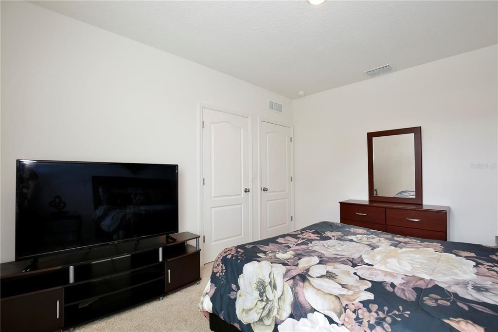 For Sale: $425,000 (5 beds, 3 baths, 2830 Square Feet)