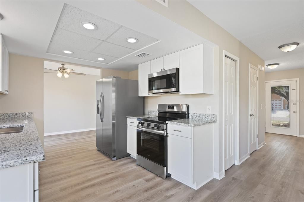 出租: $2,400 (4 贝兹, 2 浴室, 1764 平方英尺)