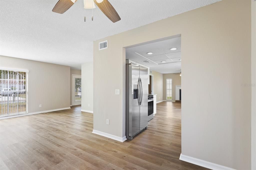 出租: $2,400 (4 贝兹, 2 浴室, 1764 平方英尺)