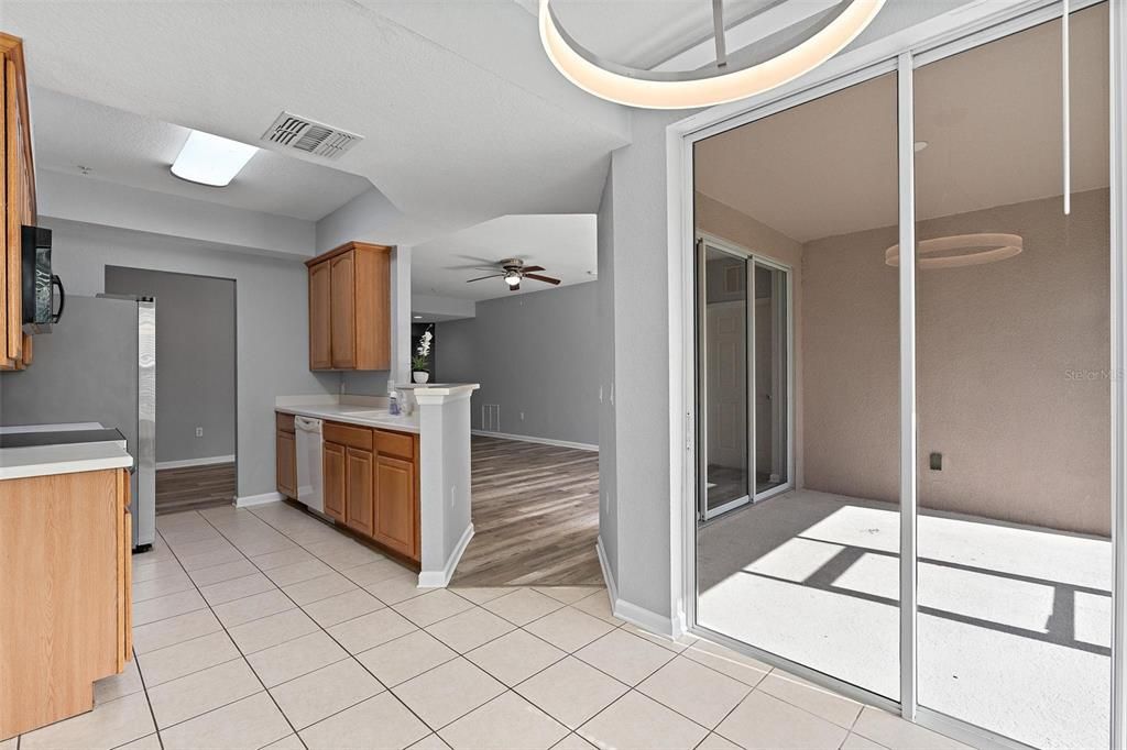 For Sale: $214,900 (2 beds, 2 baths, 1435 Square Feet)