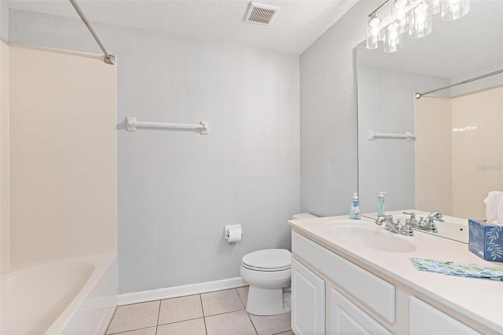 For Sale: $214,900 (2 beds, 2 baths, 1435 Square Feet)