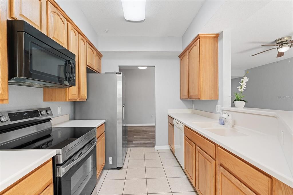For Sale: $214,900 (2 beds, 2 baths, 1435 Square Feet)