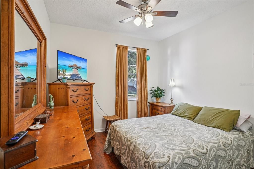 Activo con contrato: $329,900 (3 camas, 2 baños, 1722 Pies cuadrados)