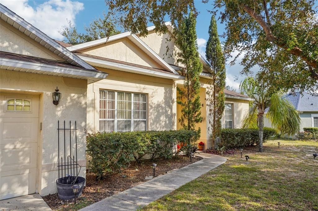 Activo con contrato: $329,900 (3 camas, 2 baños, 1722 Pies cuadrados)