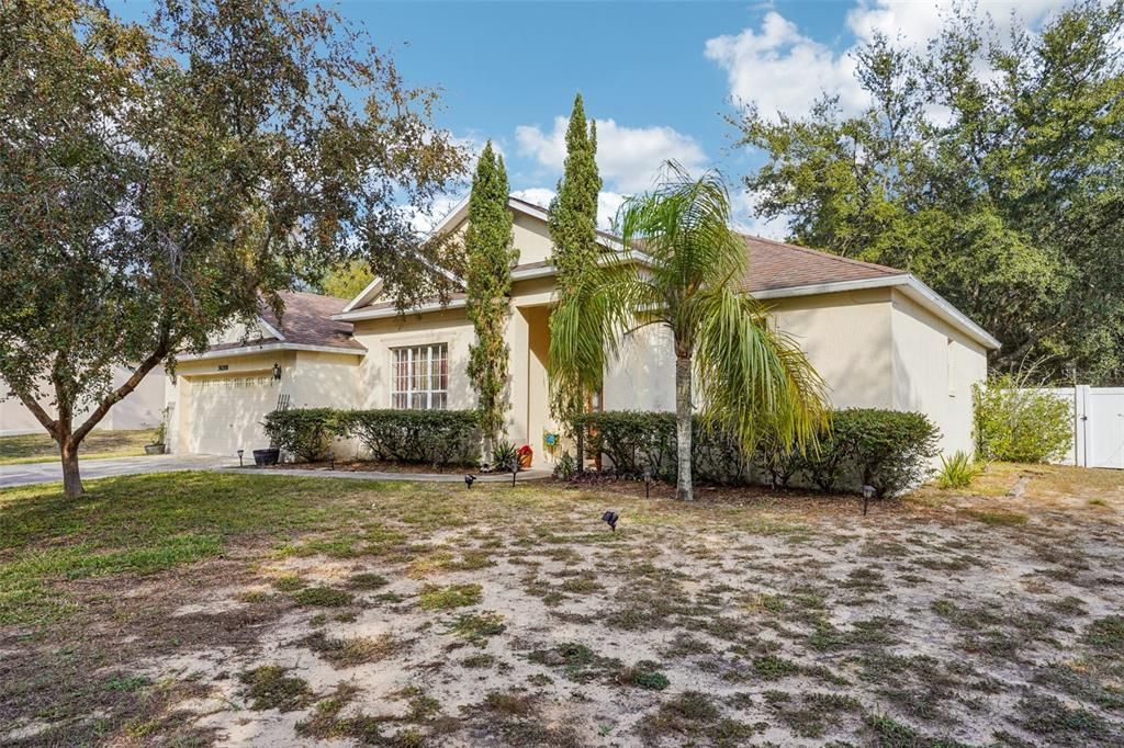 Activo con contrato: $329,900 (3 camas, 2 baños, 1722 Pies cuadrados)