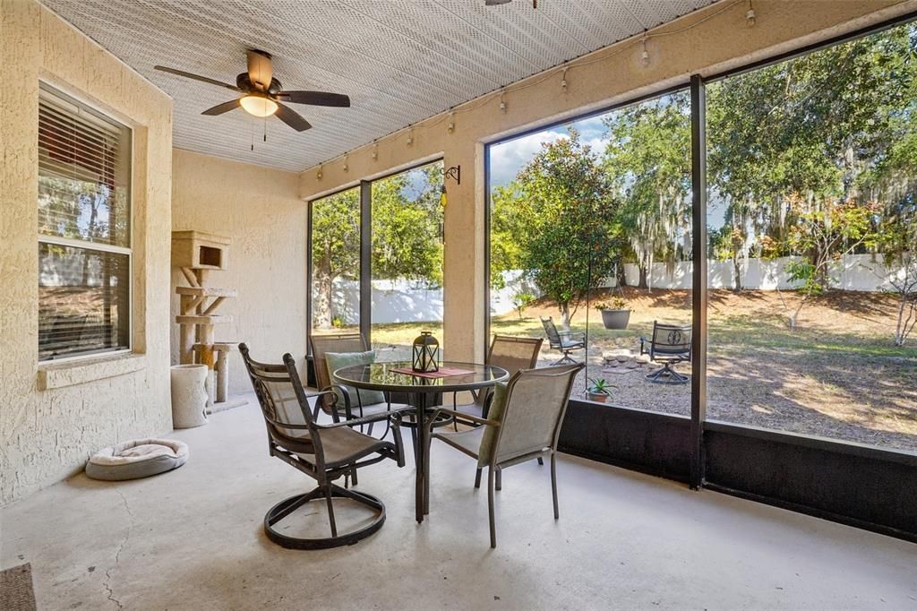 Activo con contrato: $329,900 (3 camas, 2 baños, 1722 Pies cuadrados)