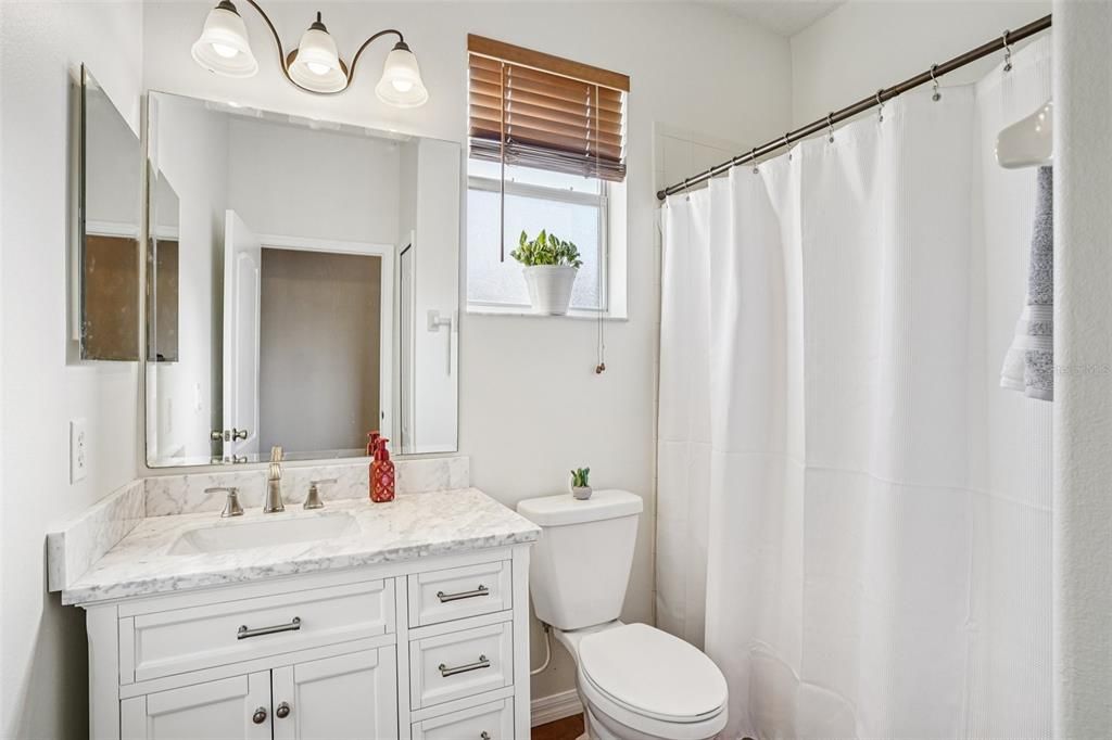 Activo con contrato: $329,900 (3 camas, 2 baños, 1722 Pies cuadrados)