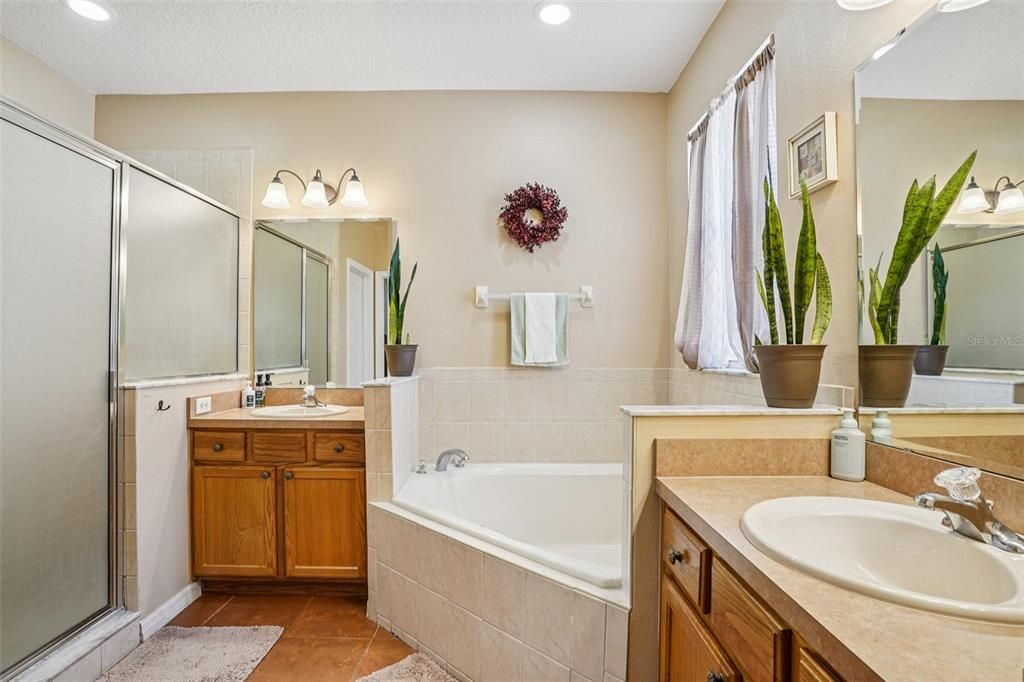 Activo con contrato: $329,900 (3 camas, 2 baños, 1722 Pies cuadrados)