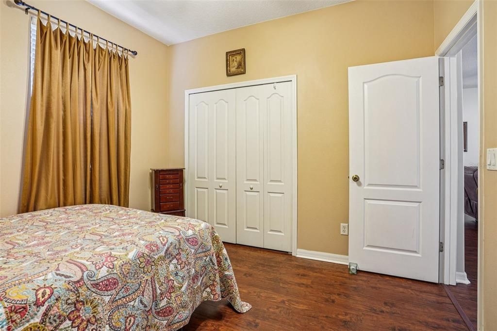 Activo con contrato: $329,900 (3 camas, 2 baños, 1722 Pies cuadrados)