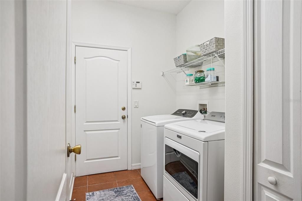 Activo con contrato: $329,900 (3 camas, 2 baños, 1722 Pies cuadrados)