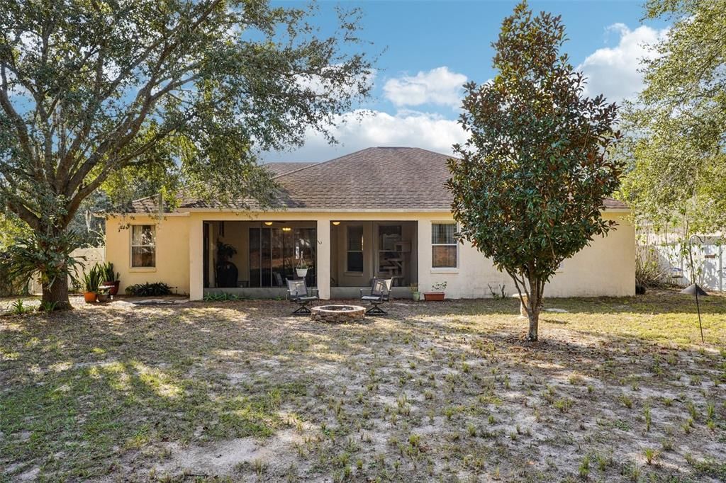 Activo con contrato: $329,900 (3 camas, 2 baños, 1722 Pies cuadrados)