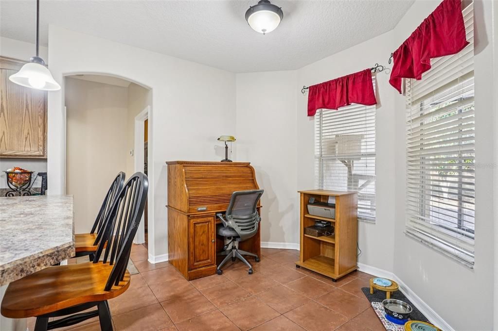 Activo con contrato: $329,900 (3 camas, 2 baños, 1722 Pies cuadrados)