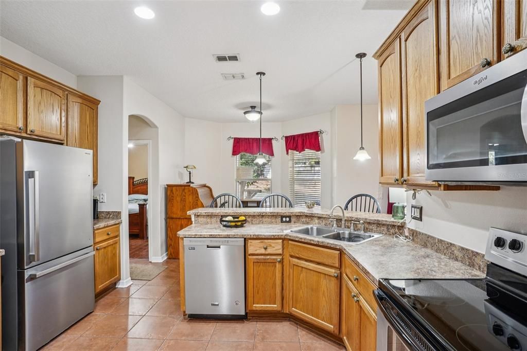 Activo con contrato: $329,900 (3 camas, 2 baños, 1722 Pies cuadrados)