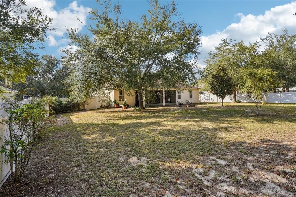 Activo con contrato: $329,900 (3 camas, 2 baños, 1722 Pies cuadrados)