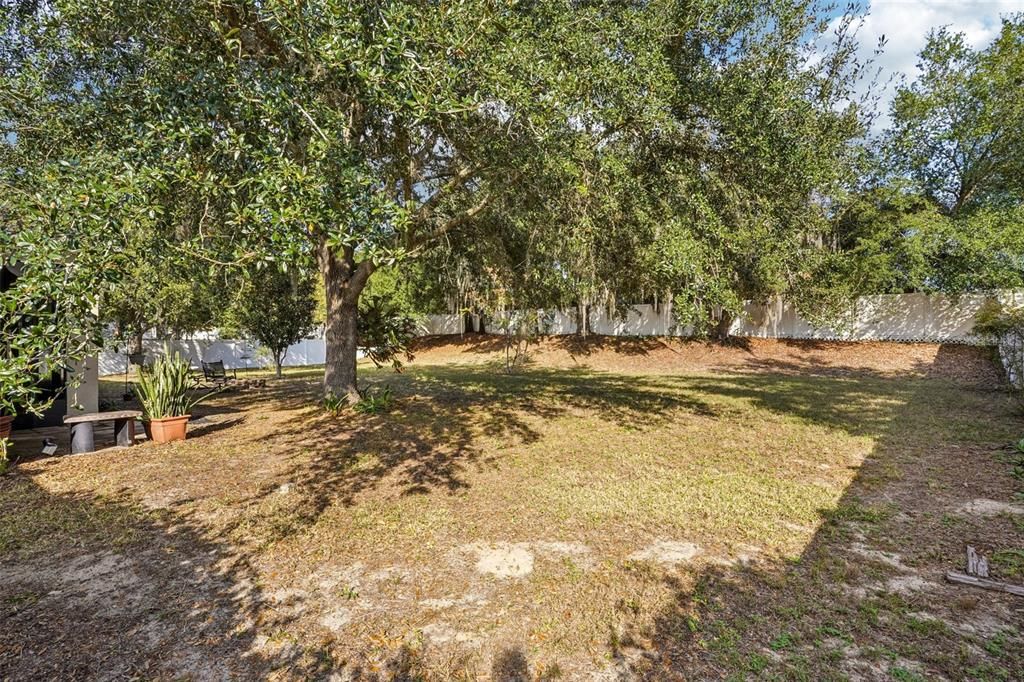 Activo con contrato: $329,900 (3 camas, 2 baños, 1722 Pies cuadrados)