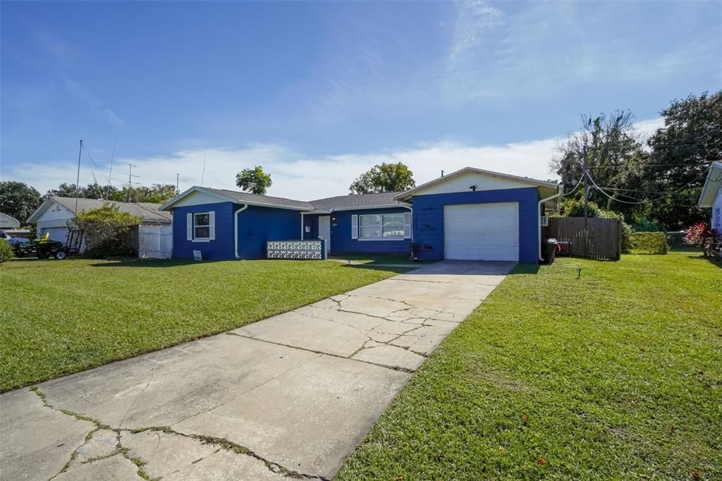 For Sale: $340,000 (3 beds, 2 baths, 1285 Square Feet)