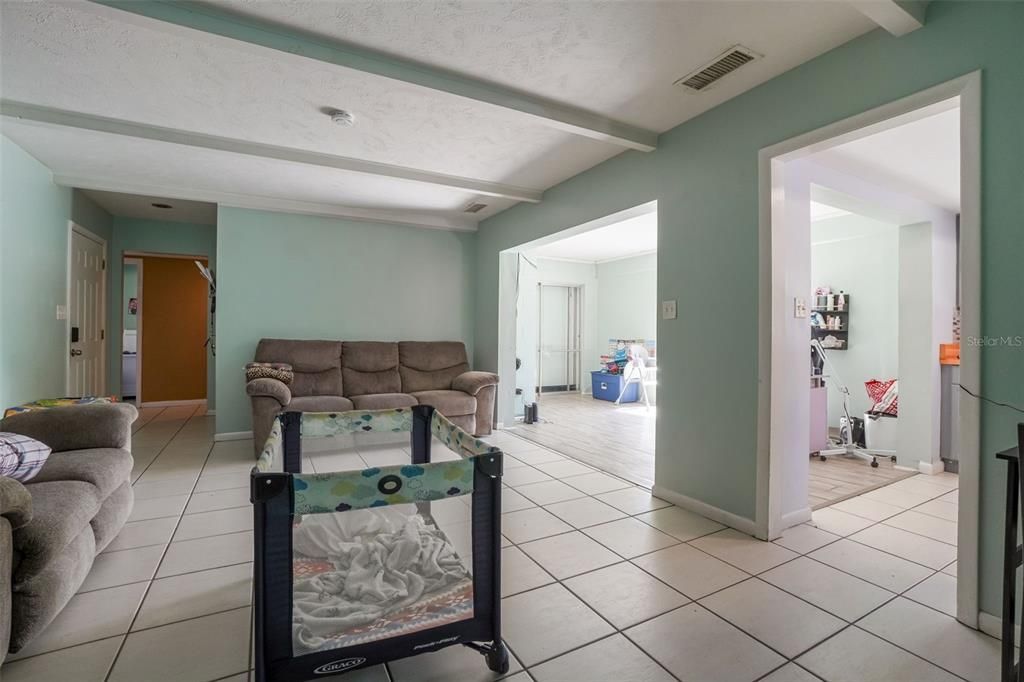 For Sale: $340,000 (3 beds, 2 baths, 1285 Square Feet)