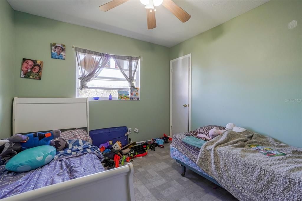 For Sale: $340,000 (3 beds, 2 baths, 1285 Square Feet)