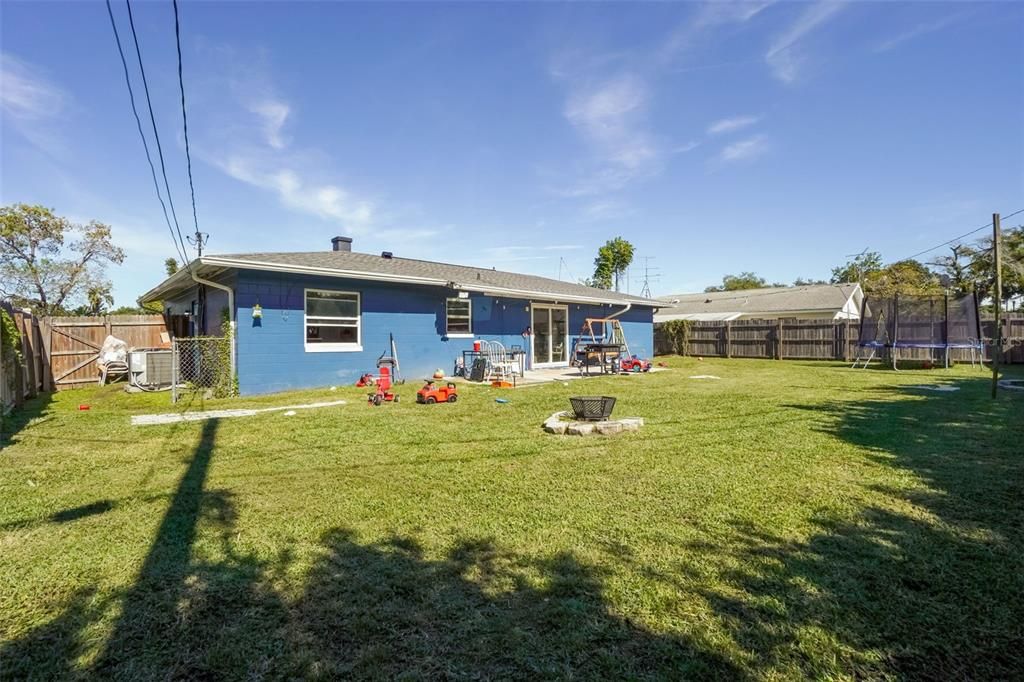 For Sale: $340,000 (3 beds, 2 baths, 1285 Square Feet)
