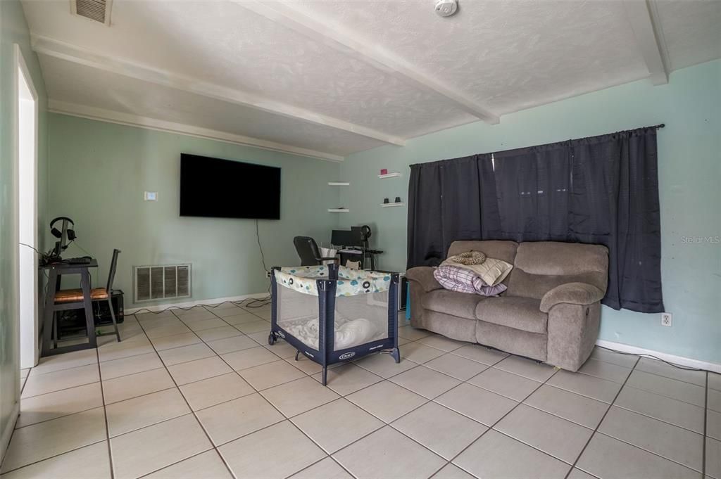 For Sale: $340,000 (3 beds, 2 baths, 1285 Square Feet)