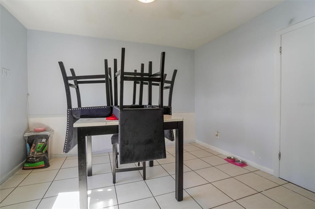 For Sale: $340,000 (3 beds, 2 baths, 1285 Square Feet)