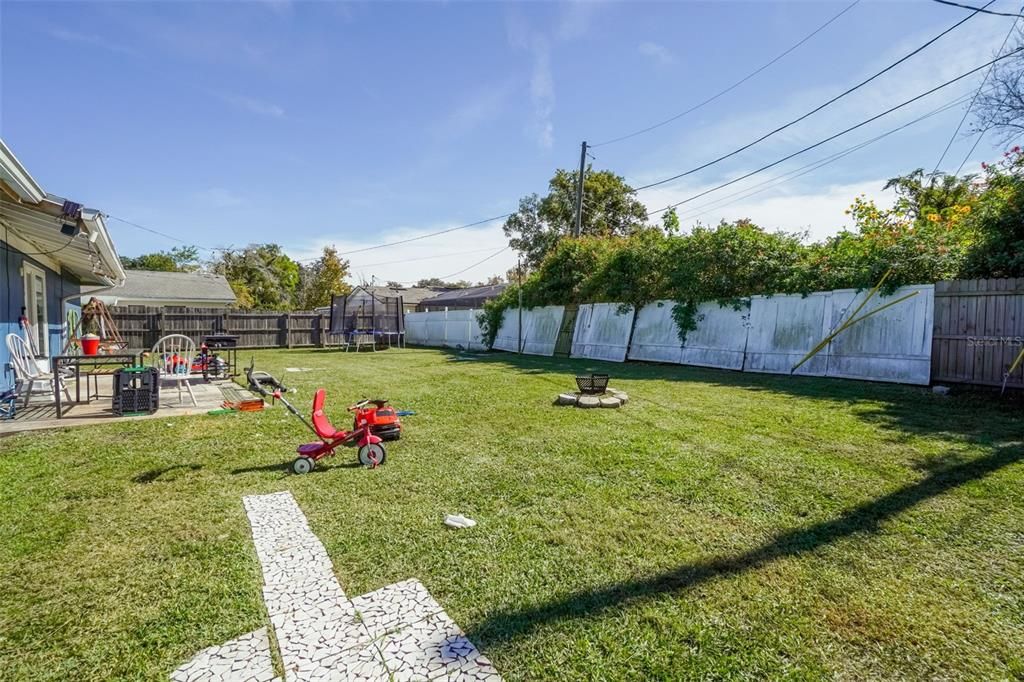 For Sale: $340,000 (3 beds, 2 baths, 1285 Square Feet)