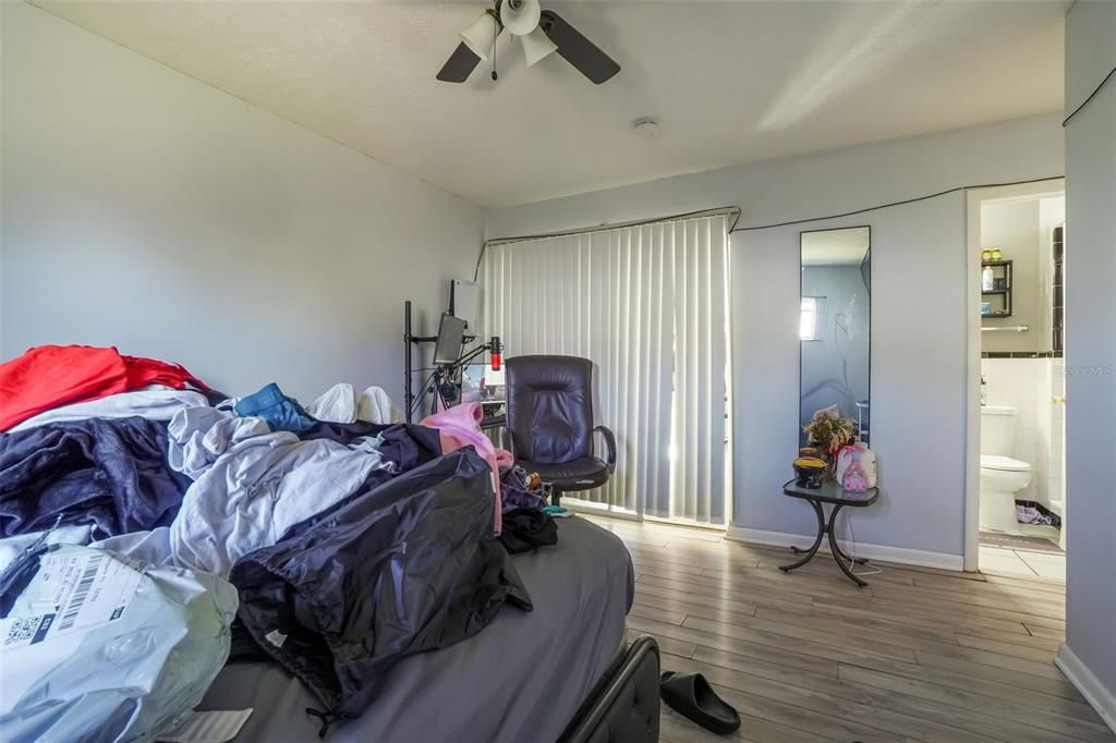 For Sale: $340,000 (3 beds, 2 baths, 1285 Square Feet)