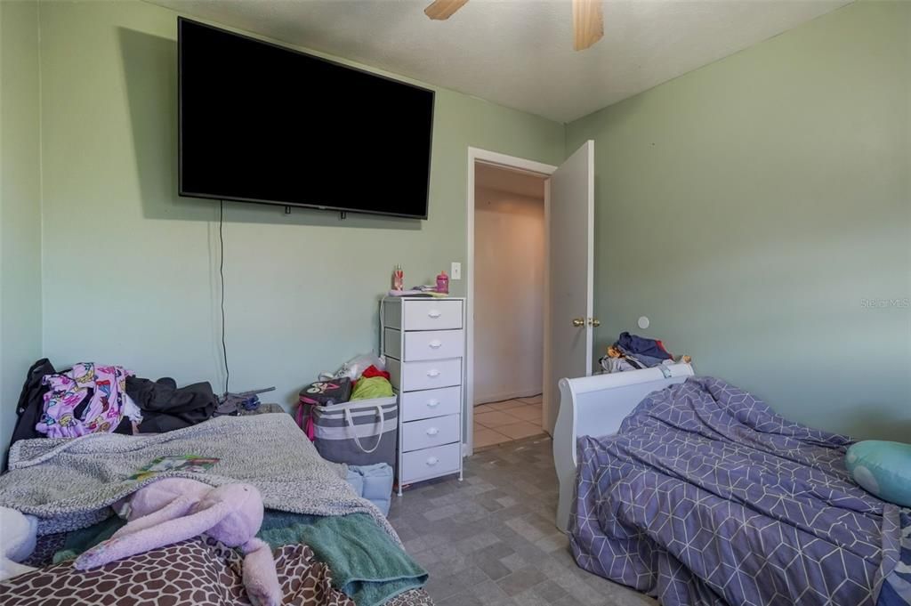 For Sale: $340,000 (3 beds, 2 baths, 1285 Square Feet)