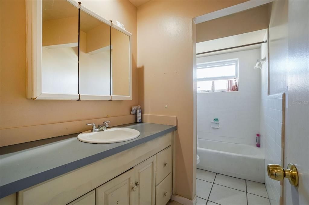 For Sale: $340,000 (3 beds, 2 baths, 1285 Square Feet)