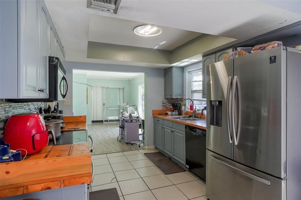 For Sale: $340,000 (3 beds, 2 baths, 1285 Square Feet)