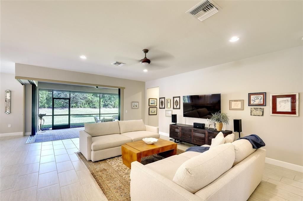 На продажу: $865,000 (3 спален, 3 ванн, 2488 Квадратных фут)