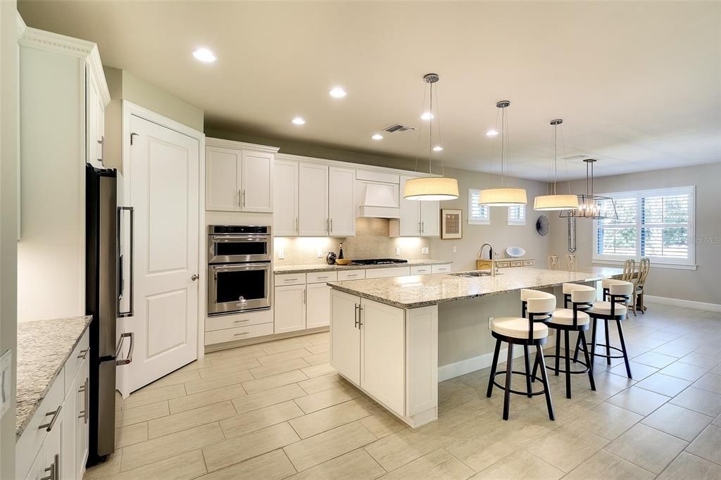 На продажу: $865,000 (3 спален, 3 ванн, 2488 Квадратных фут)