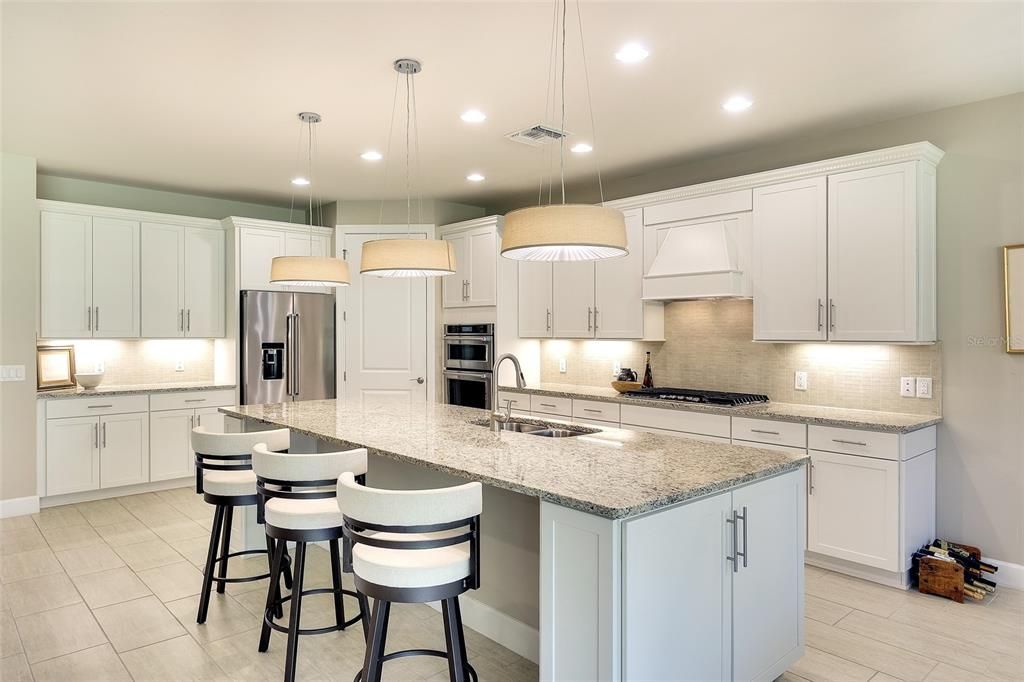 На продажу: $865,000 (3 спален, 3 ванн, 2488 Квадратных фут)