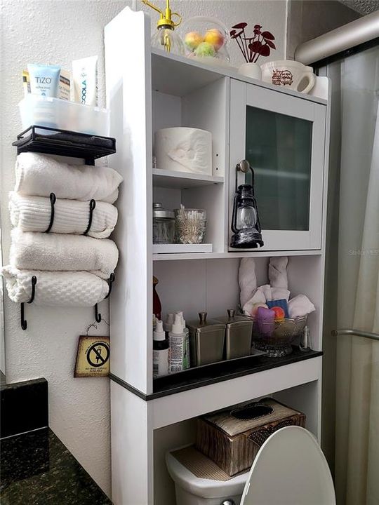 For Sale: $119,999 (1 beds, 1 baths, 678 Square Feet)