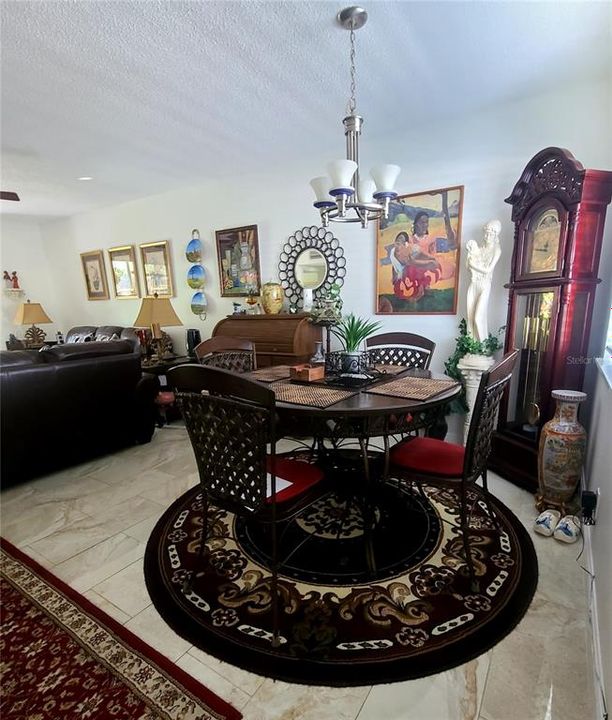 For Sale: $119,999 (1 beds, 1 baths, 678 Square Feet)