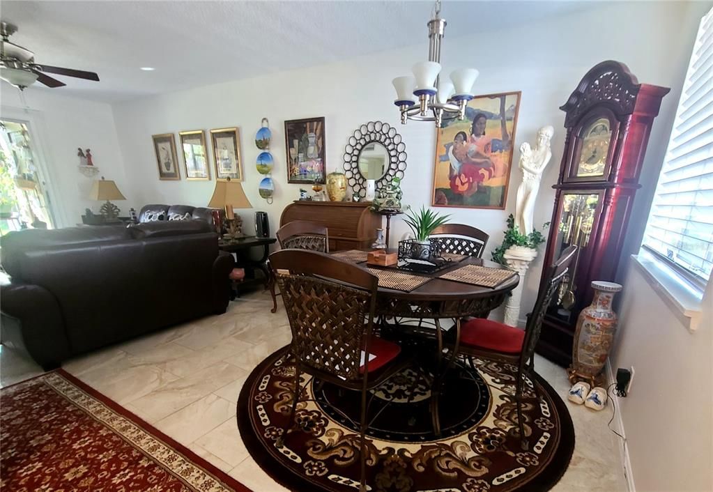 For Sale: $119,999 (1 beds, 1 baths, 678 Square Feet)