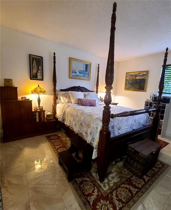 For Sale: $119,999 (1 beds, 1 baths, 678 Square Feet)