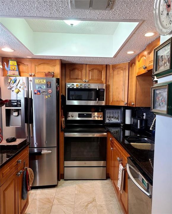 For Sale: $119,999 (1 beds, 1 baths, 678 Square Feet)