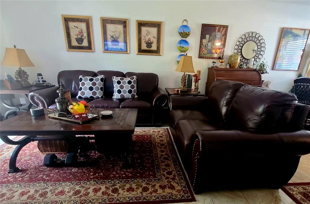 For Sale: $119,999 (1 beds, 1 baths, 678 Square Feet)