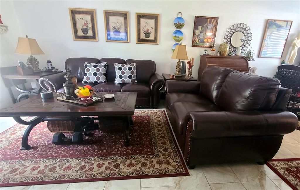 For Sale: $119,999 (1 beds, 1 baths, 678 Square Feet)