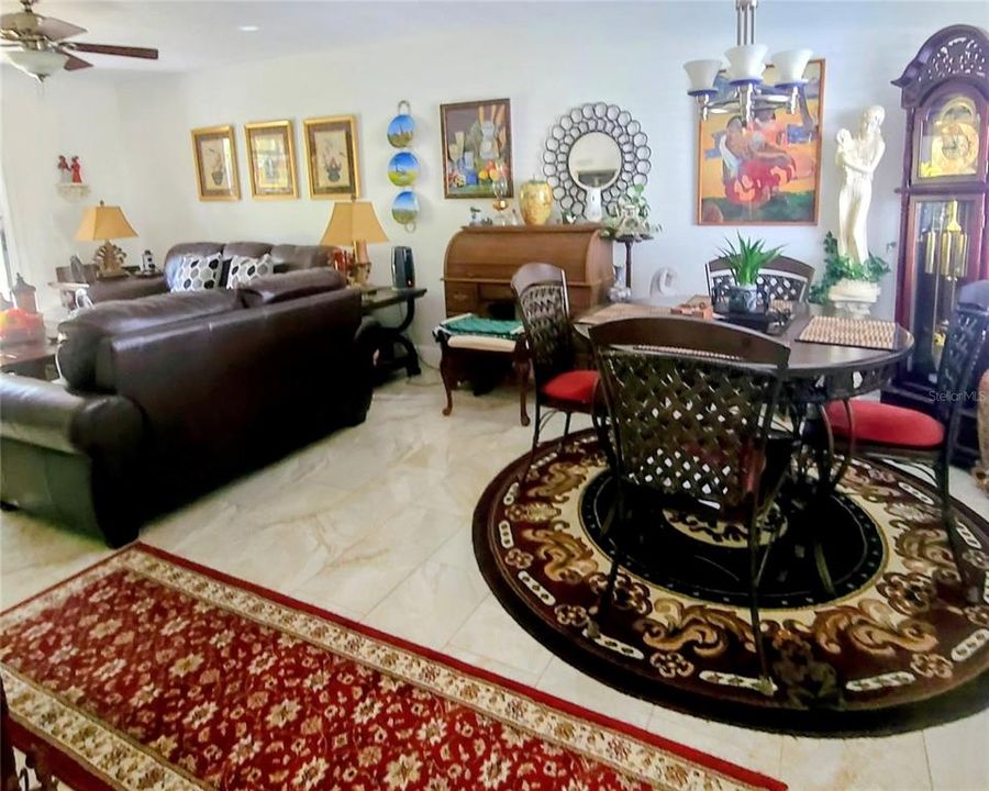 For Sale: $119,999 (1 beds, 1 baths, 678 Square Feet)