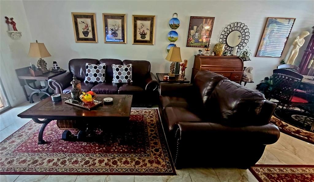 For Sale: $119,999 (1 beds, 1 baths, 678 Square Feet)