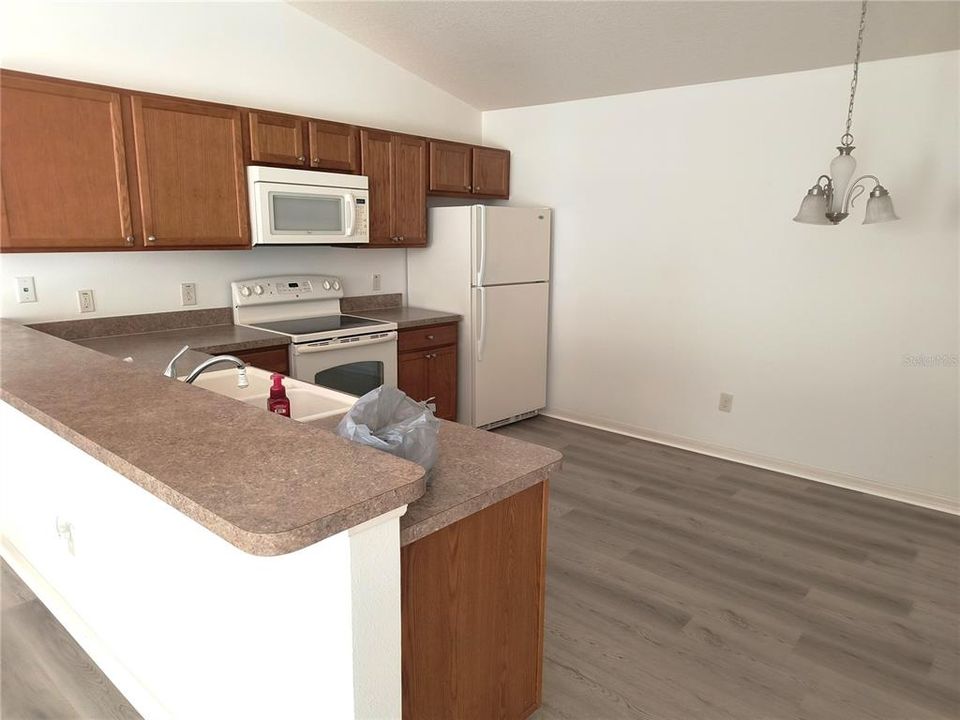 For Rent: $1,850 (2 beds, 2 baths, 1156 Square Feet)