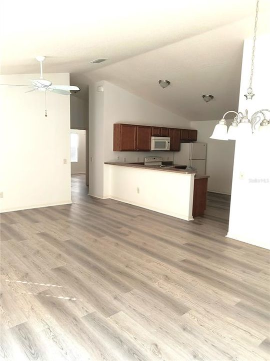 For Rent: $1,850 (2 beds, 2 baths, 1156 Square Feet)
