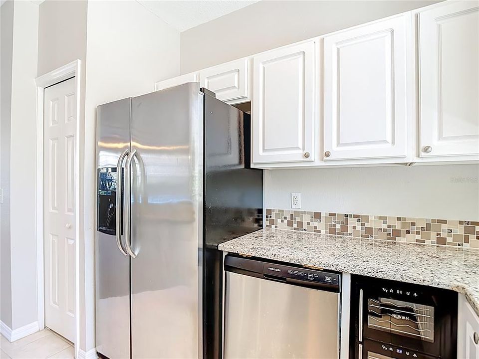 For Sale: $249,900 (2 beds, 1 baths, 1134 Square Feet)