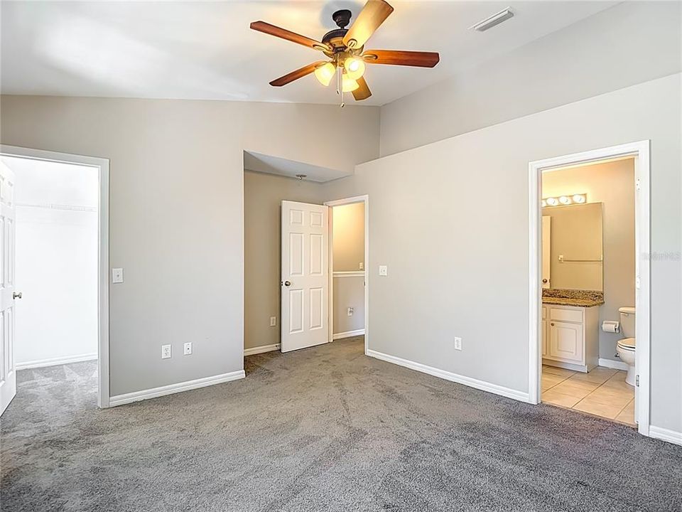 For Sale: $249,900 (2 beds, 1 baths, 1134 Square Feet)