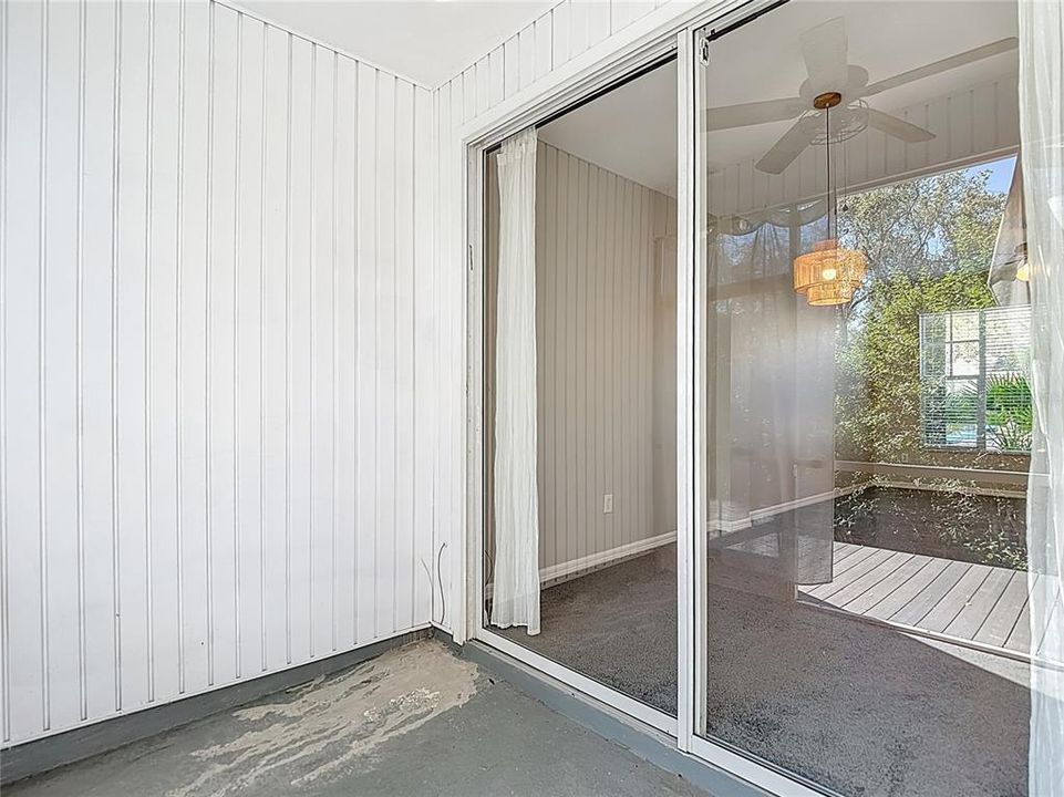 For Sale: $249,900 (2 beds, 1 baths, 1134 Square Feet)