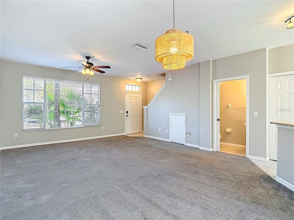 For Sale: $249,900 (2 beds, 1 baths, 1134 Square Feet)